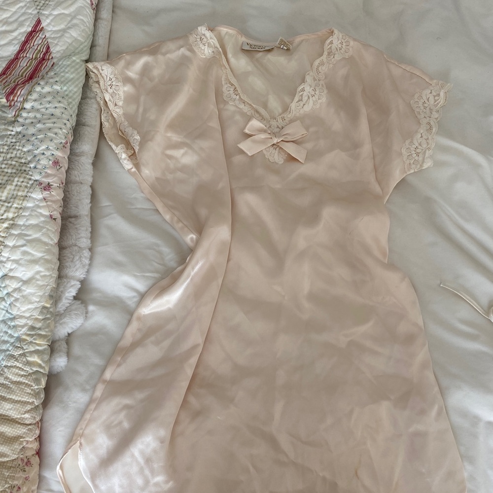 Adorable champagne colored vintage nightgown